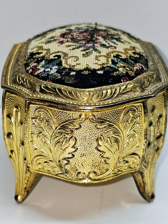 Source Unknown Jewelry - Gold Jewelry Box Velvet Embroiderey Footed Ornate - Vintage Japan